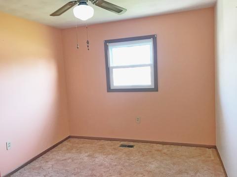 324 S Main St, Walnut, IL 61376 photo 10
