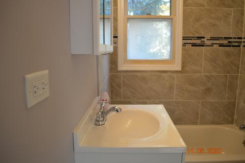 551 Bird Ln, Elgin, IL 60123 photo 7