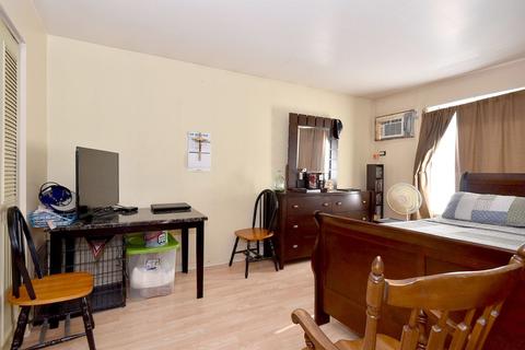 225 Gregory St #9, Aurora, IL 60504 photo 3