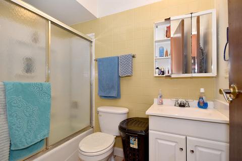 225 Gregory St #9, Aurora, IL 60504 photo 10
