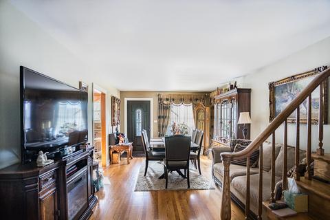 4107 Ruby St, Schiller Park, IL 60176 photo 8