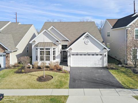 3882 Valhalla Dr, Elgin, IL 60124 photo 1