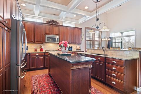 3882 Valhalla Dr, Elgin, IL 60124 photo 2