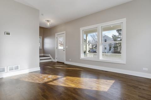 272 N Spring St, Elgin, IL 60120 photo 4