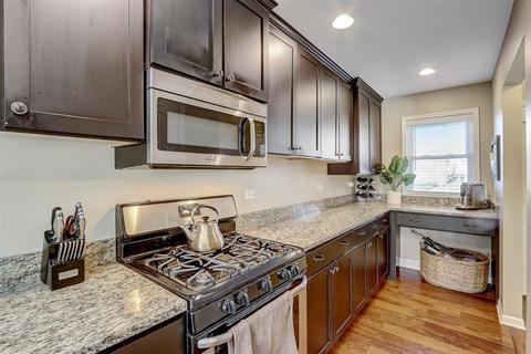 1614 E Illinois St, Wheaton, IL 60187 photo 9