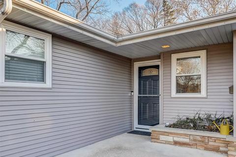 1614 E Illinois St, Wheaton, IL 60187 photo 2