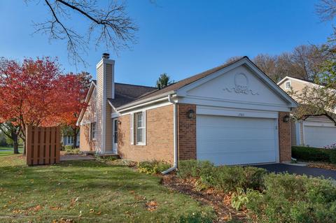 1785 Caxton Dr, Wheaton, IL 60189 photo 2