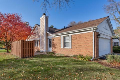1785 Caxton Dr, Wheaton, IL 60189 photo 1