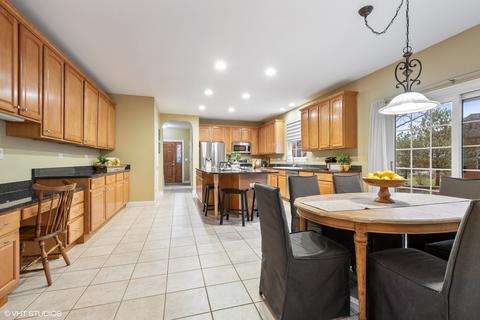 223 Bridle Path Ct, Fox River Grove, IL 60021 photo 5