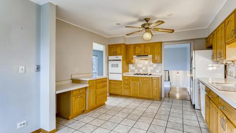 1575 Edgefield Ln, Hoffman Estates, IL 60169 photo 11