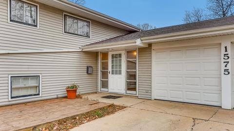 1575 Edgefield Ln, Hoffman Estates, IL 60169 photo 3