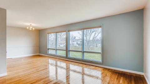 1575 Edgefield Ln, Hoffman Estates, IL 60169 photo 5