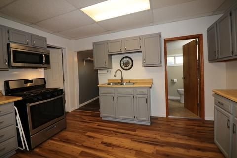 613 E Macon St, Clinton, IL 61727 photo 11