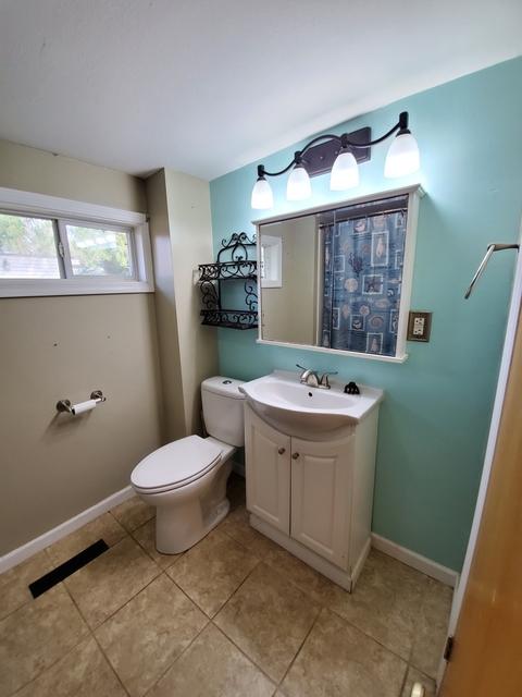 613 E Macon St, Clinton, IL 61727 photo 13