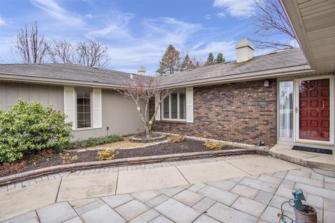 1396 Tyler Ln, Elgin, IL 60123 photo 4