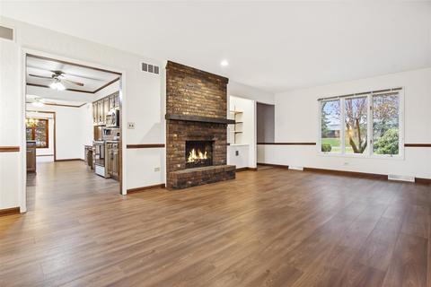1396 Tyler Ln, Elgin, IL 60123 photo 17