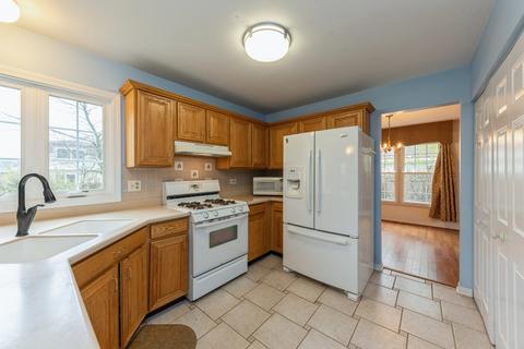 1065 John Dr, Hoffman Estates, IL 60169 photo 7