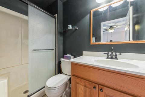 1065 John Dr, Hoffman Estates, IL 60169 photo 13