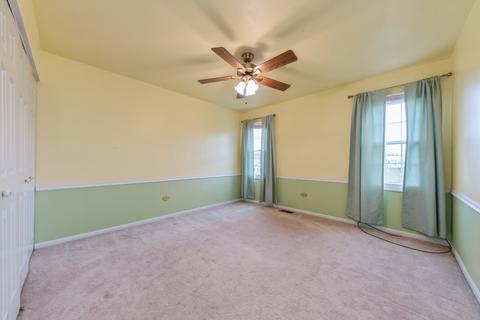 1065 John Dr, Hoffman Estates, IL 60169 photo 17