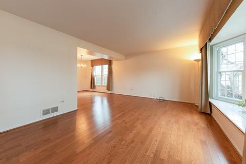 1065 John Dr, Hoffman Estates, IL 60169 photo 5