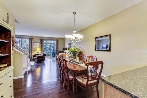 261 Comstock Dr, Elgin, IL 60124 photo 9