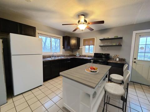 7752 Suburban Ln, Bridgeview, IL 60455 photo 9