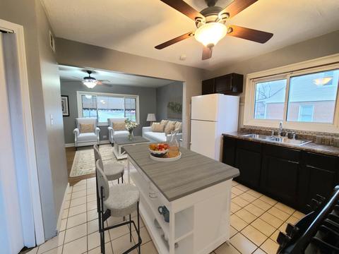 7752 Suburban Ln, Bridgeview, IL 60455 photo 11