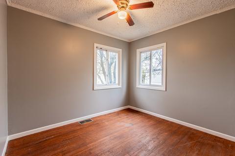 7752 Suburban Ln, Bridgeview, IL 60455 photo 18