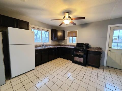 7752 Suburban Ln, Bridgeview, IL 60455 photo 10