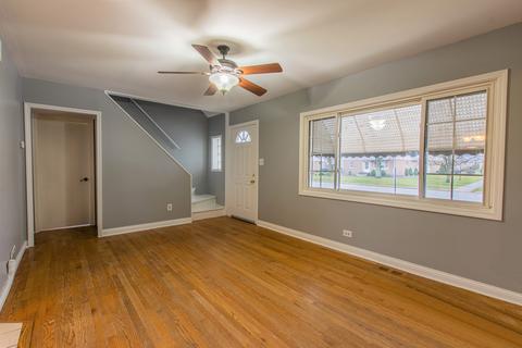 7752 Suburban Ln, Bridgeview, IL 60455 photo 6