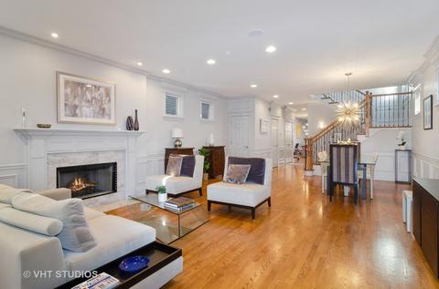 1908 W Barry Ave, Chicago, IL 60657 photo 2