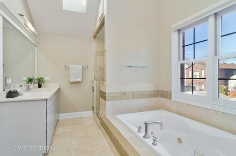 1908 W Barry Ave, Chicago, IL 60657 photo 16