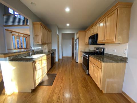 6418 Emerald Ct, Willowbrook, IL 60527 photo 16