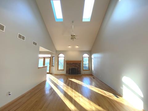 6418 Emerald Ct, Willowbrook, IL 60527 photo 9