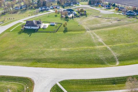 945 Prairie View Dr, Somonauk, IL 60552