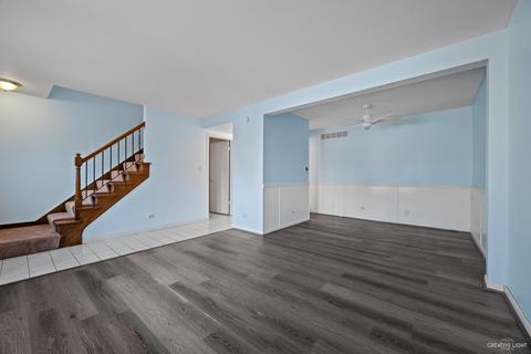 1949 Whitingham Ln, Hoffman Estates, IL 60169 photo 3