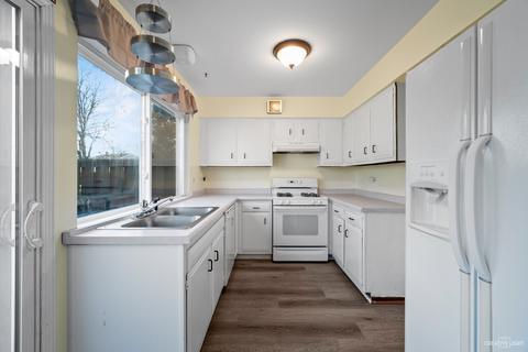 1949 Whitingham Ln, Hoffman Estates, IL 60169 photo 8