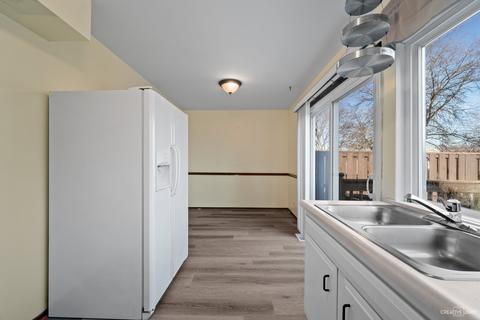 1949 Whitingham Ln, Hoffman Estates, IL 60169 photo 9