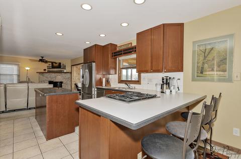 808 S Riverside Dr, Mchenry, IL 60050 photo 8