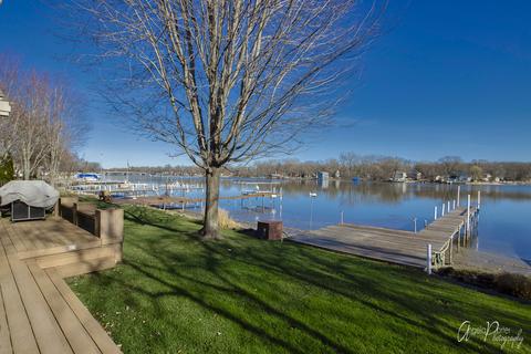 808 S Riverside Dr, Mchenry, IL 60050 photo 3