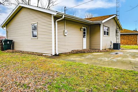 469 E 2nd St, Herscher, IL 60941 photo 16