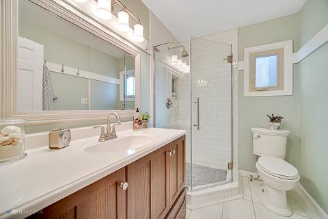 807 Congdon Ave, Elgin, IL 60120 photo 8