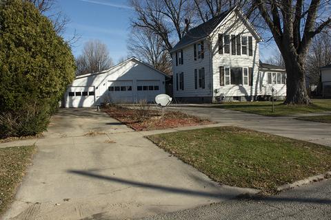 502 W Park St, Morrison, IL 61270 photo 1