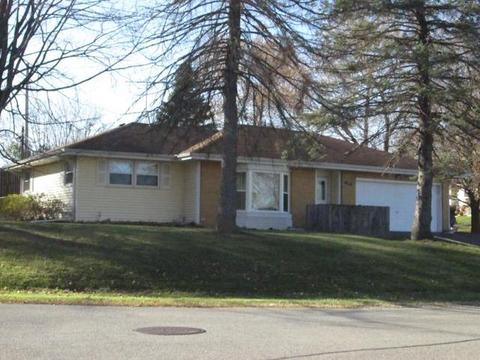 120 Hickory Dr, Lindenhurst, IL 60046 photo 2