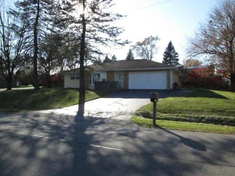 120 Hickory Dr, Lindenhurst, IL 60046 photo 1