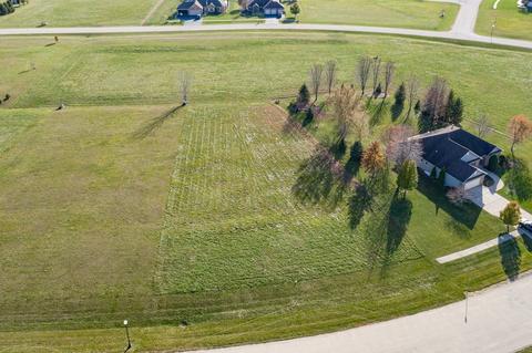 985 Fox Trail Ln, Somonauk, IL 60552