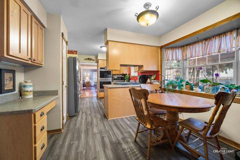 230 Mayfair Dr, Aurora, IL 60504 photo 12