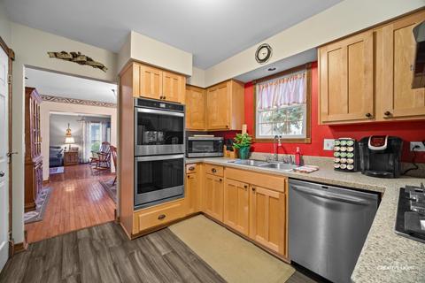 230 Mayfair Dr, Aurora, IL 60504 photo 7