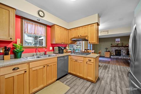 230 Mayfair Dr, Aurora, IL 60504 photo 6