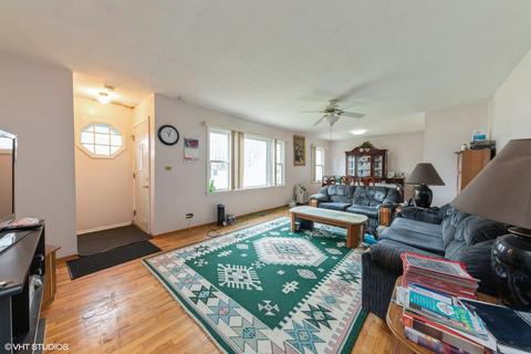 262 E Berkley Ln, Hoffman Estates, IL 60169 photo 2